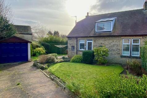 3 bedroom semi-detached bungalow for sale