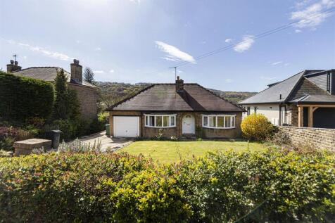 Lumb Lane, Almondbury, Huddersfield 2 bed detached bungalow for sale