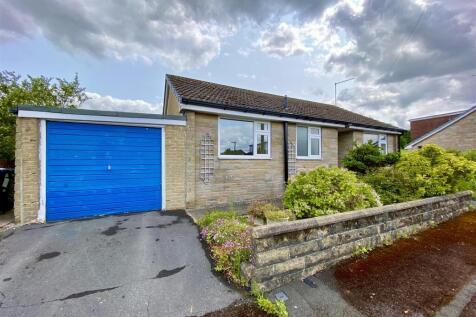 Heath Close, Linthwaite, Huddersfield 2 bed detached bungalow for sale