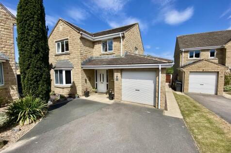 Oakfield Drive, Mirfield 4 bed detached house for sale