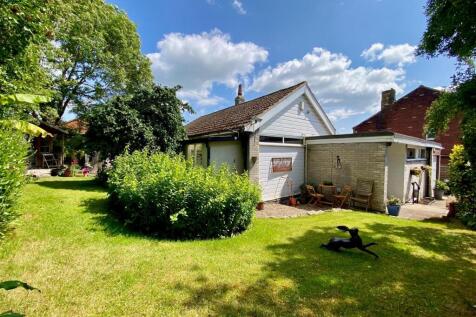 3 bedroom detached bungalow for sale