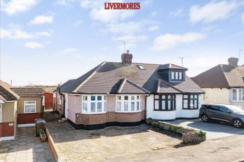 2 bedroom semi-detached bungalow for sale