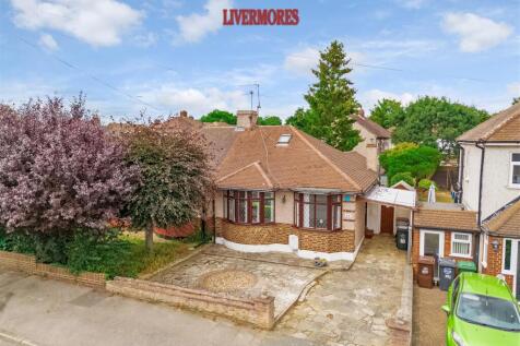 2 bedroom semi-detached bungalow for sale