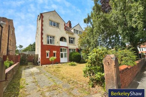6 bedroom semi-detached house for sale