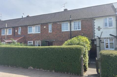 Coates Avenue, New Parks, Leicester 3 bed townhouse for sale