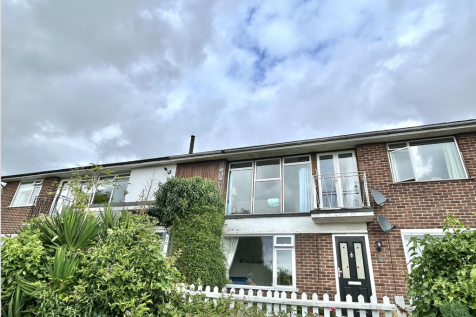Laurel Close, Leigh On Sea, Essex 2 bed flat for sale