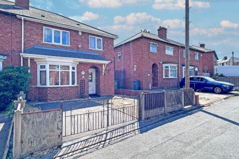 Kings Avenue, TIVIDALE, OLDBURY, B69 2LT 3 bed semi