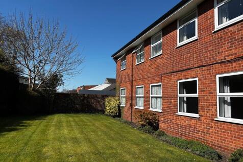 Station Road, Northwich, Cheshire 2 bed apartment for sale