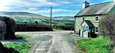 2 bedroom detached house for sale