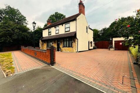 Newtown Road, Bedworth 3 bed detached house for sale