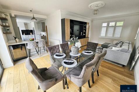 Station Lane, Birkenshaw 5 bed detached house for sale
