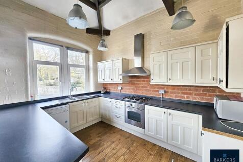 6 bedroom maisonette for sale
