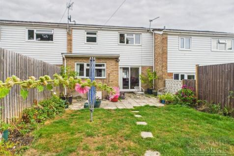 Reynards Close, Tadley, Hampshire, RG26 3 bed terraced house for sale