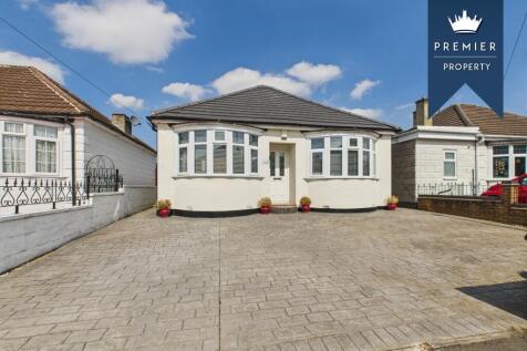 2 bedroom detached bungalow for sale