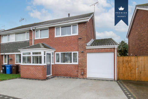 3 bedroom semi-detached house for sale