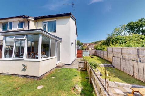 2 bedroom semi-detached house for sale