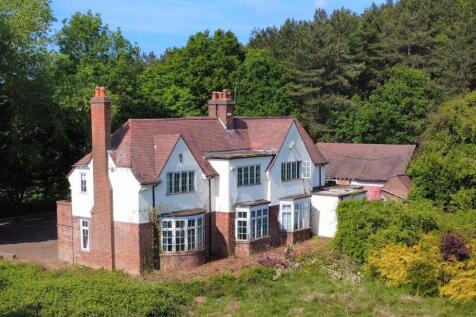 5 bedroom detached house for sale