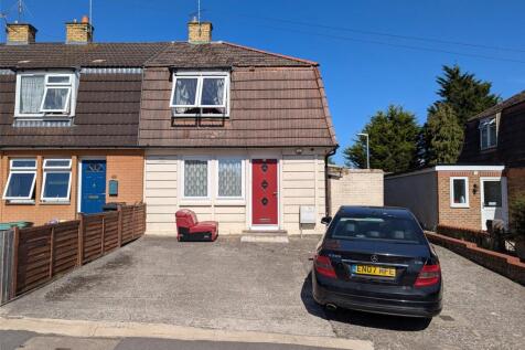 Queens Road, Bristol BS30 2 bed end of terrace house for sale
