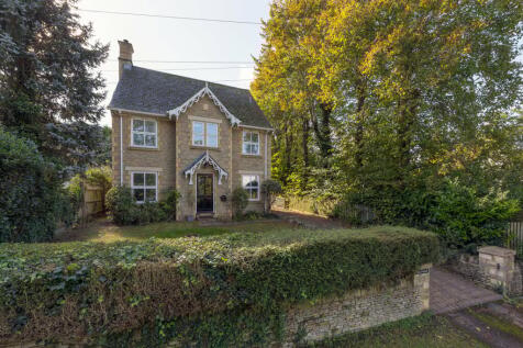 Station End, Turvey, Bedfordshire, MK43 5 bed detached house for sale