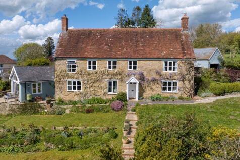 Gillingham SP8 6 bed detached house for sale