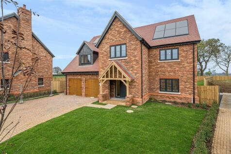 5 bedroom detached house for sale