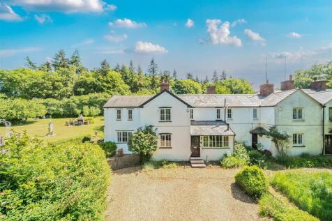 4 bedroom cottage for sale