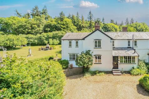 4 bedroom cottage for sale