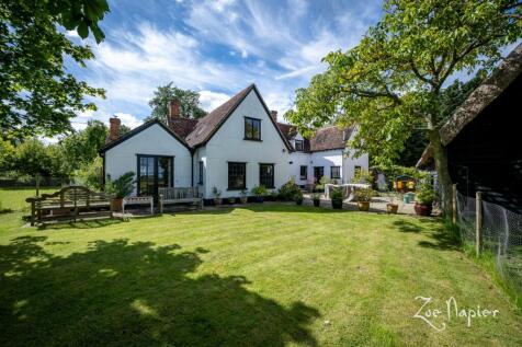 Toppesfield 5 bed detached house for sale