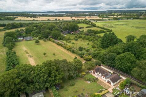Rettendon Common 2 bed detached bungalow for sale