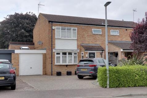 Kessingland Avenue, Stevenage SG1 3 bed semi