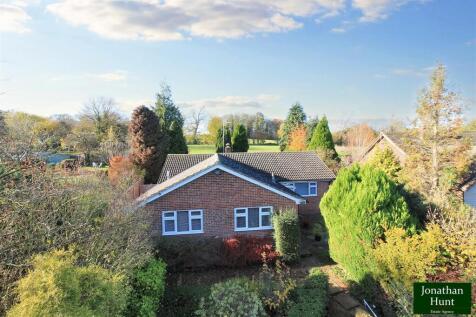 Buntingford SG9 3 bed detached bungalow for sale
