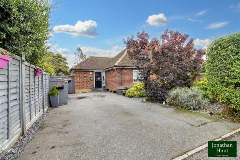 2 bedroom semi-detached bungalow for sale