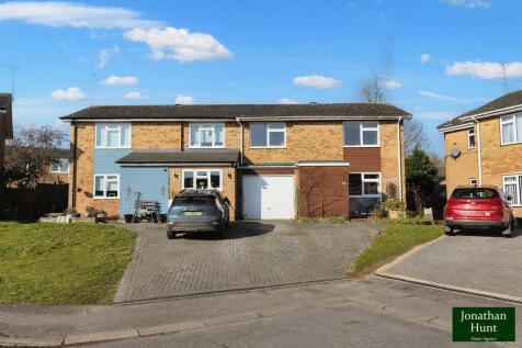 Vicarage Road, Buntingford SG9 4 bed semi