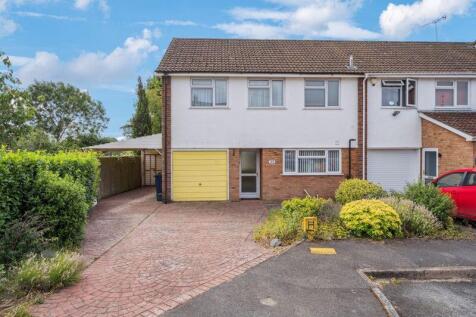 Captain Cook Close, Chalfont St. Giles 3 bed terraced house for sale