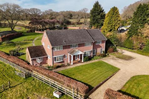 5 bedroom detached house for sale