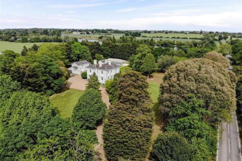 6 bedroom detached house for sale