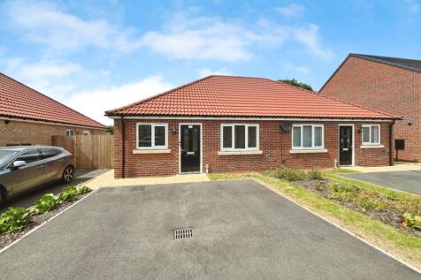 2 bedroom semi-detached bungalow for sale