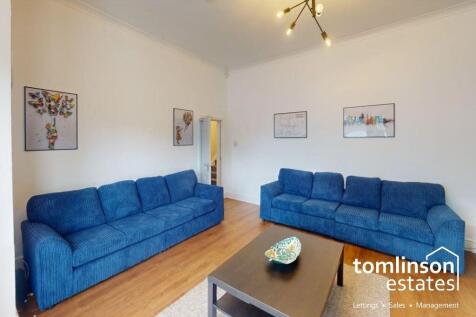 8 bedroom semi-detached house for sale
