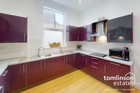 8 bedroom semi-detached house for sale