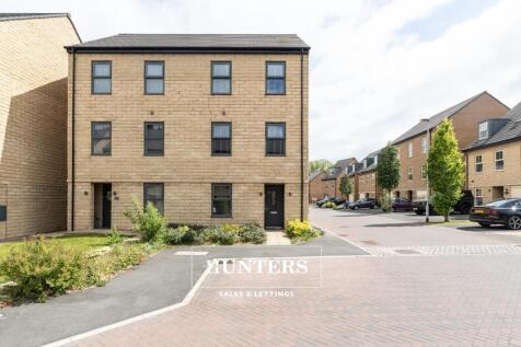4 bedroom semi-detached house for sale