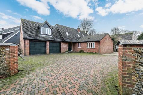 Long Street, Great Ellingham, NR17 4 bed detached bungalow for sale