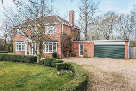 Ovington 4 bed detached house for sale