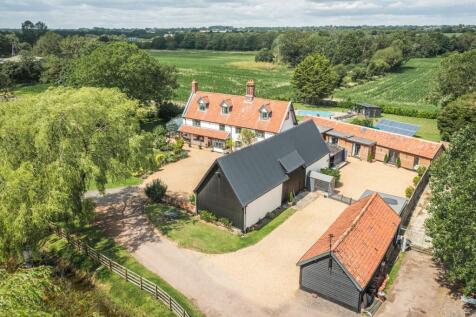 Attleborough 8 bed detached house for sale