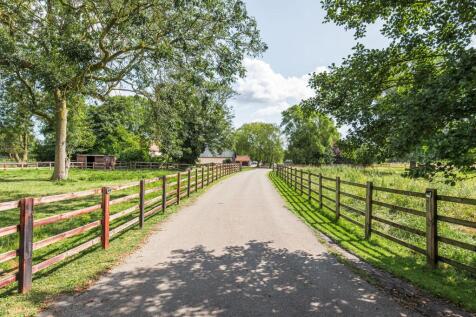 Attleborough 8 bed detached house for sale