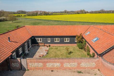 Scoulton 3 bed barn conversion for sale