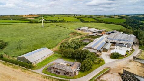 Weare Giffard, Bideford, Devon, EX39 4 bed property with land for sale