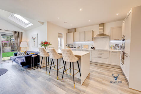 Chelmsford CM1 4 bed detached house for sale