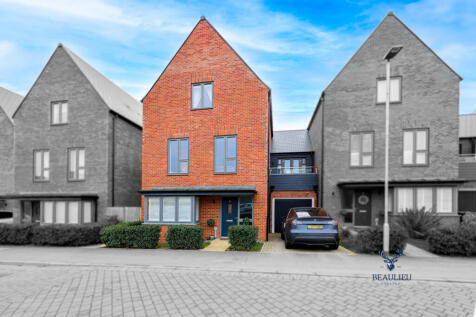 Beaulieu Park CM1 4 bed detached house for sale