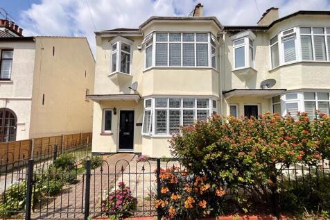 4 bedroom semi-detached house for sale