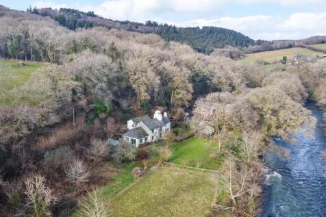 Bere Peninsula, West Devon 4 bed detached house for sale